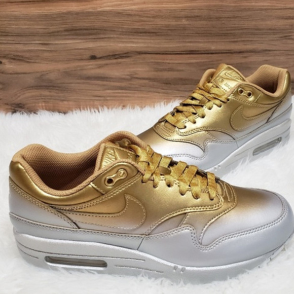 nike wmns air max 1 lx metallic gold